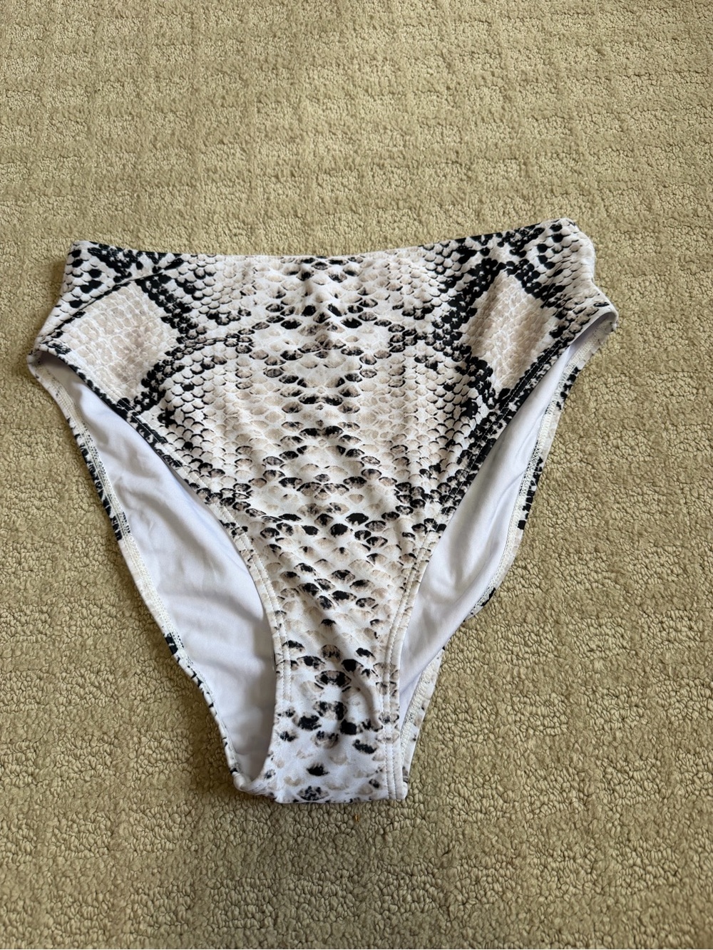 Bathing suit - Picture 3 of 9